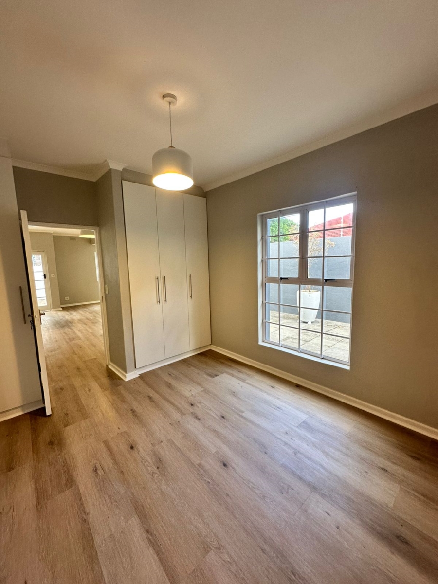 To Let 1 Bedroom Property for Rent in Harfield Village Western Cape